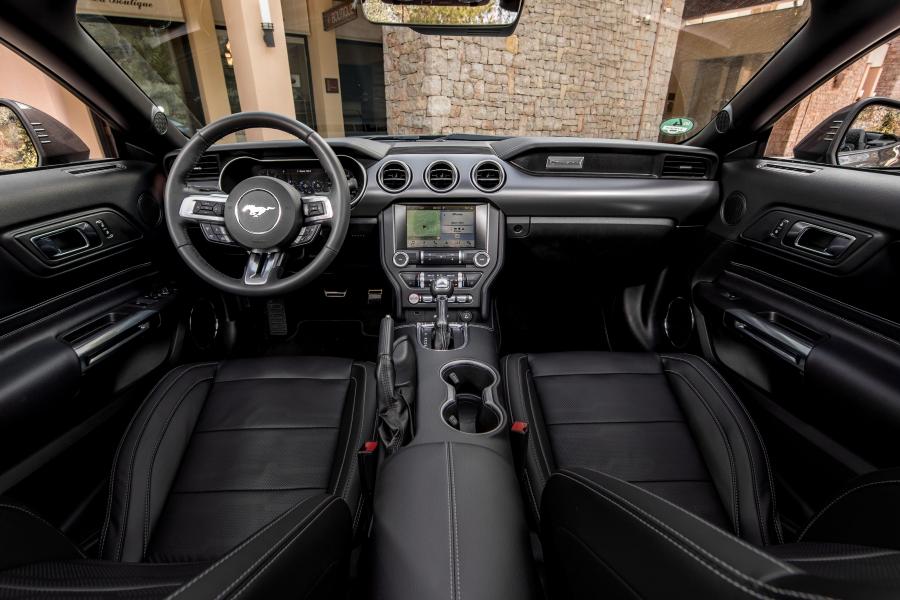 Торпедо Ford Mustang GT Convertible 2017 года  (EU) (фото 12 из 34)